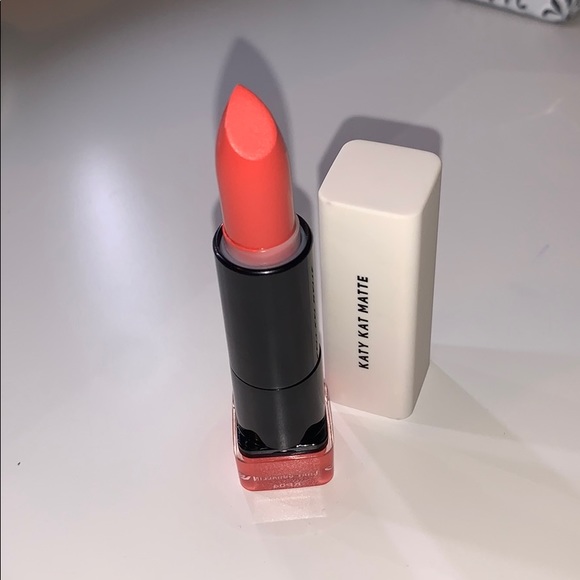 Lipstick - Picture 4 of 5